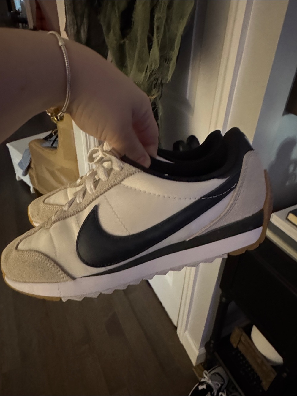 Women’s Nike size 6
